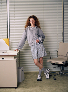 【商场同款】JEEN2025早秋灰色亮片设计半身裙A字短裙JB1032406