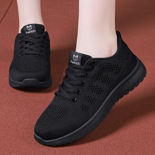 老北京布鞋女新款运动软底不累脚厨房工作鞋上班黑色防滑舒适网鞋