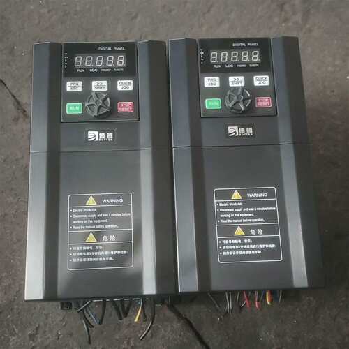 可维修4.0/5.5kw变频器A558-D4T4RGB/5R5议价