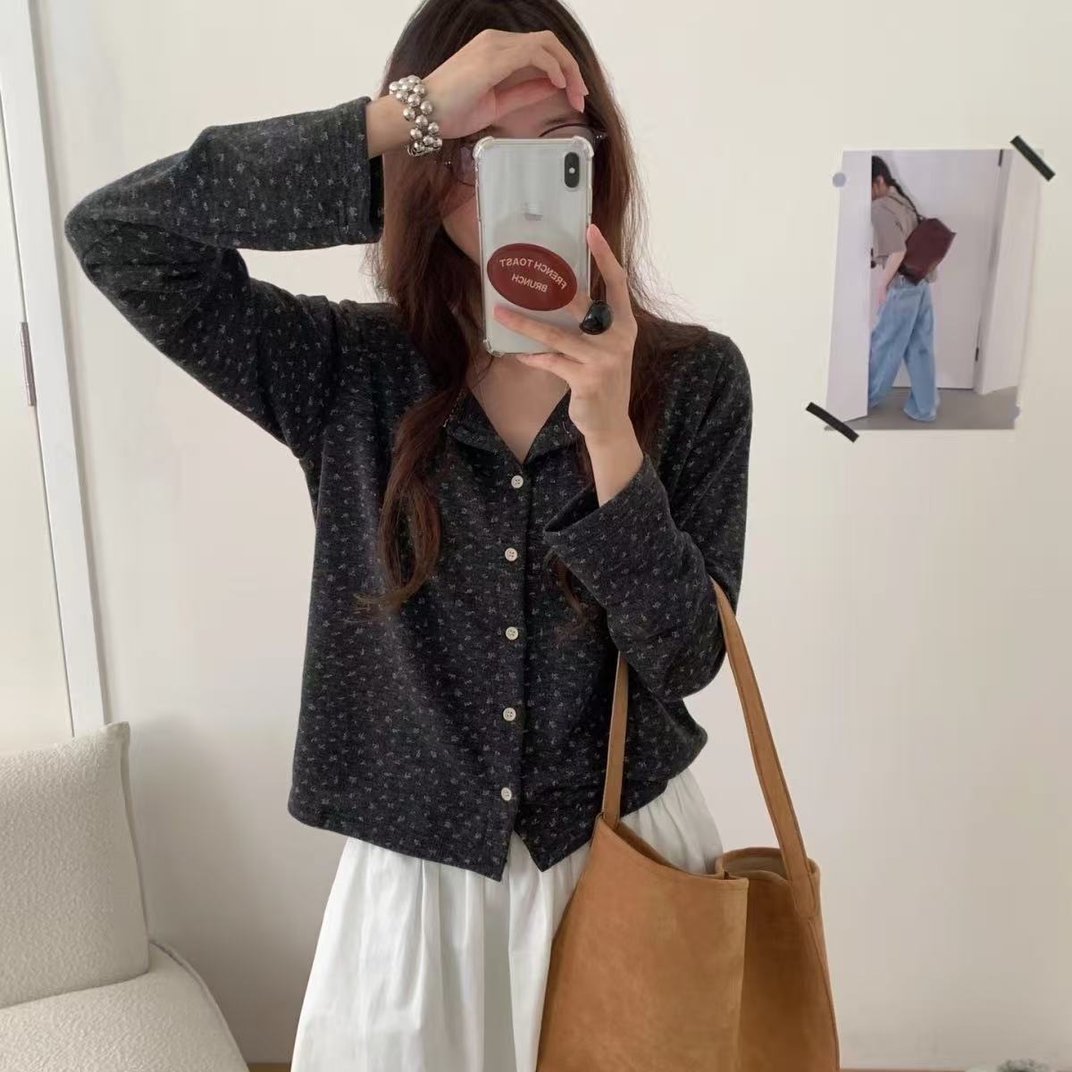 简约通勤开衫秋季女韩系满印捣花针织衫衫圆领碎花短外套撞色纽扣