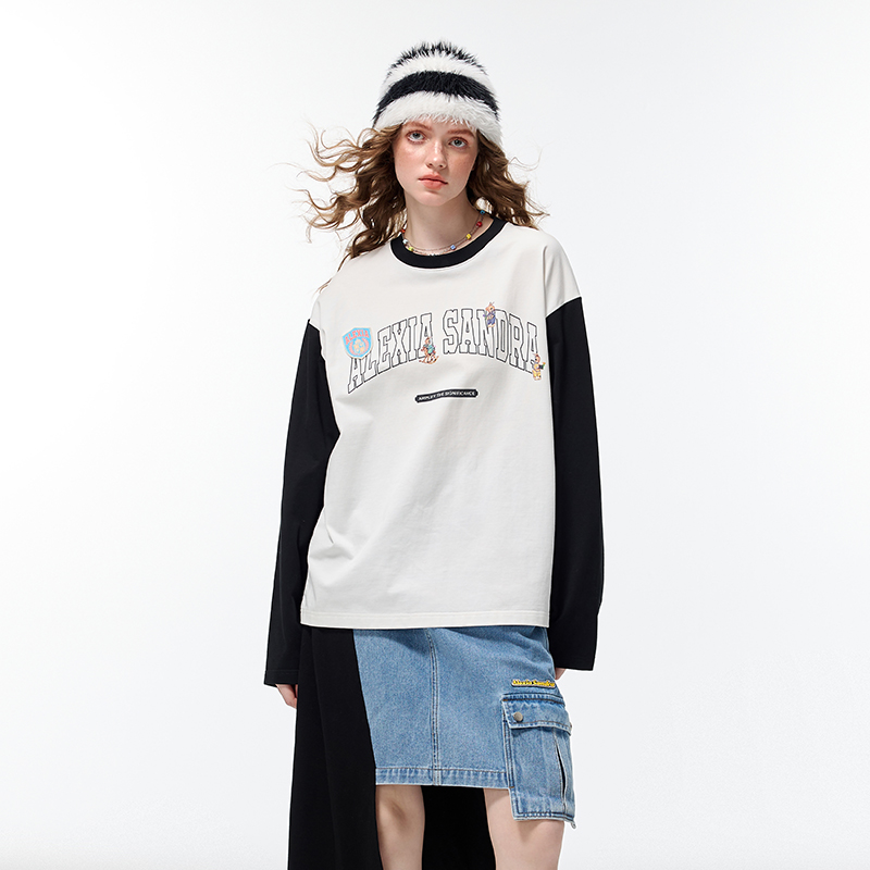 兔子徽章点缀LOGO插肩拼接T恤