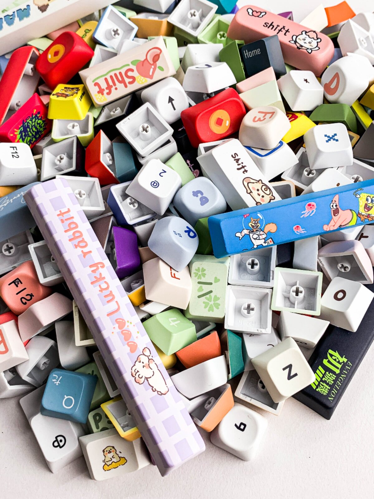 [TN PERIPHERALS HOUSE] KEYCAP GARBAGE BAG RANDOM 250 500 GRAMS DIY MECHANICAL KEYBOARD CREATIVE PERSONALITY KEYCAPS
