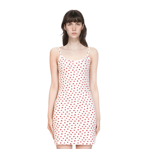 BM吊带连衣裙女2026新款夏季早秋红碎花修身高级气质超好看连衣裙