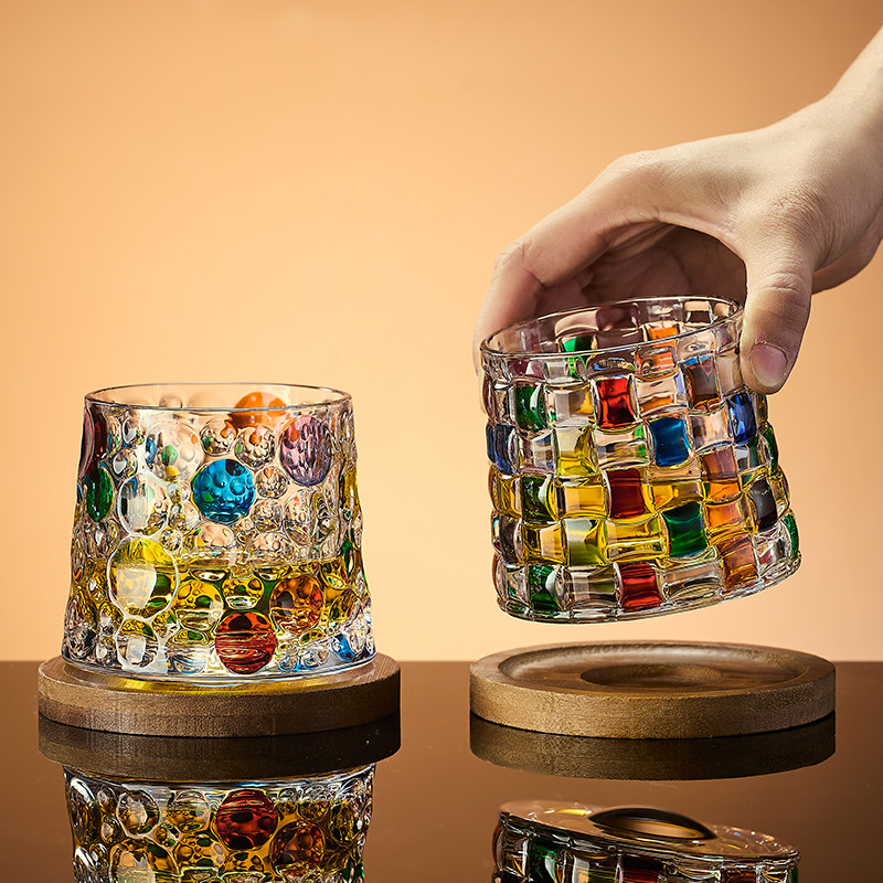 旋转威士忌酒杯加厚彩色水晶玻璃手绘转转杯带木托撞色解压啤酒杯,餐饮具,洋酒/威士忌杯,淘宝优惠券,粉丝福利购,淘宝优惠卷