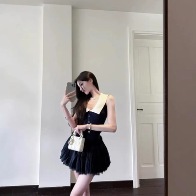 woppei 气质高级感拼色低胸领上衣多层网纱荷叶边裙摆短裙套装女