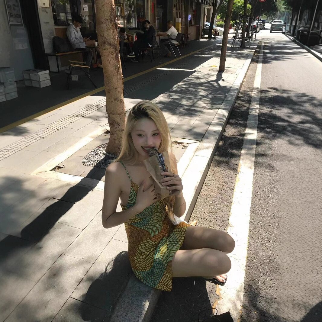 很仙的桔梗法式温柔风超仙吊带连衣裙女夏三亚海边度假拍照沙滩裙