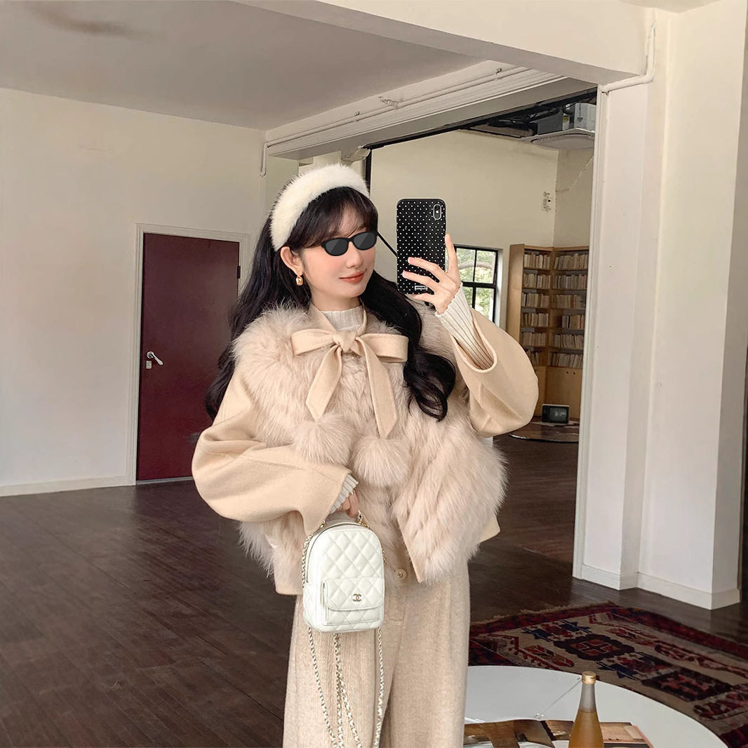 花栗鼠小姐 晴山暮雪 毛球蝴蝶结女秋冬呢大衣/仿狐狸毛毛马甲