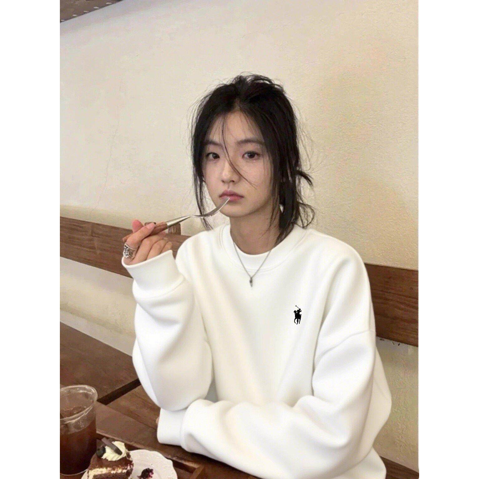 纯棉白色圆领卫衣女百搭显瘦2025秋冬新款设计感小众加绒加厚上衣