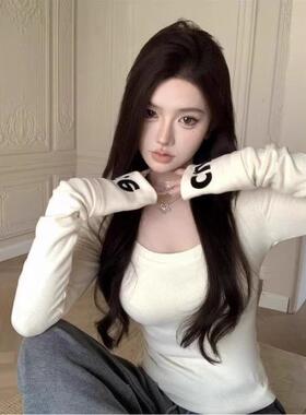 春秋甜辣妹独特别致修身白色打底衫女内搭高级设计感小众长袖上衣