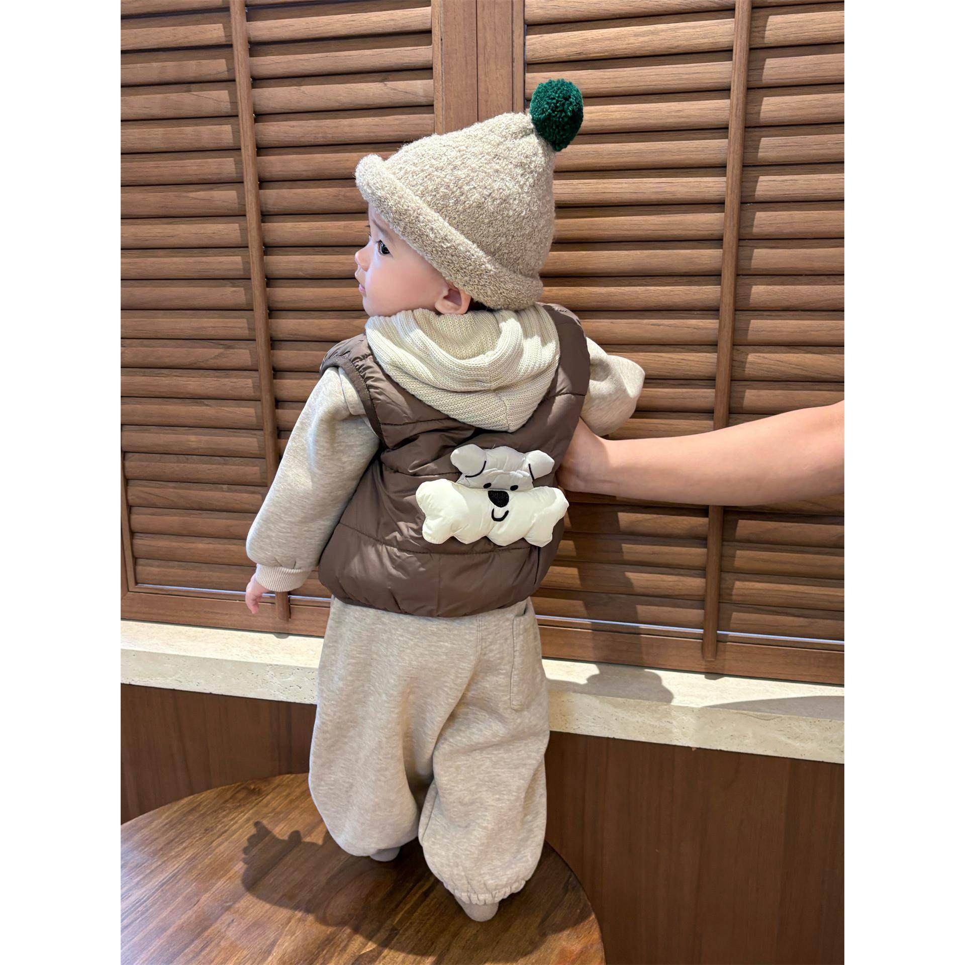 婴幼儿马甲外穿冬小月龄宝宝衣服冬装加厚保暖背心外套韩系穿搭冬