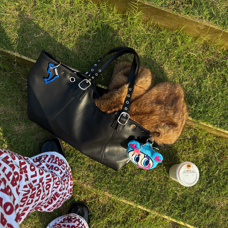 大容量通勤百搭学院风