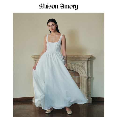 后背绑带优雅及踝连衣裙Maison Amory 白色