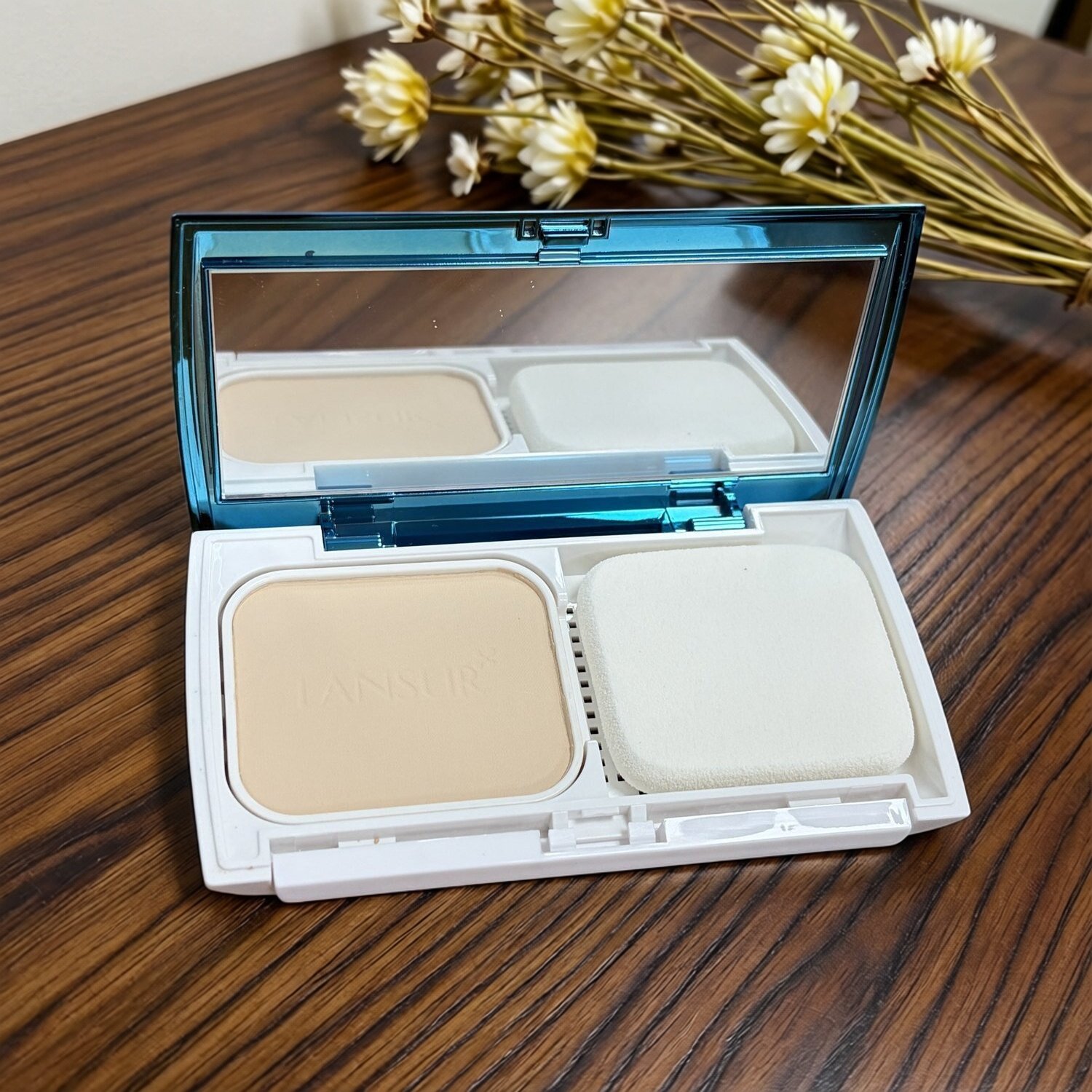 兰瑟晶智焕白防晒粉饼· SPF20定妆遮瑕提亮内透净白外焕亮采