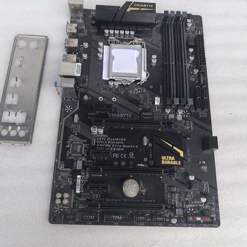 {议价}Z270P-D3主板出售，无拆无修。支持6/7代大板，带{可维修}