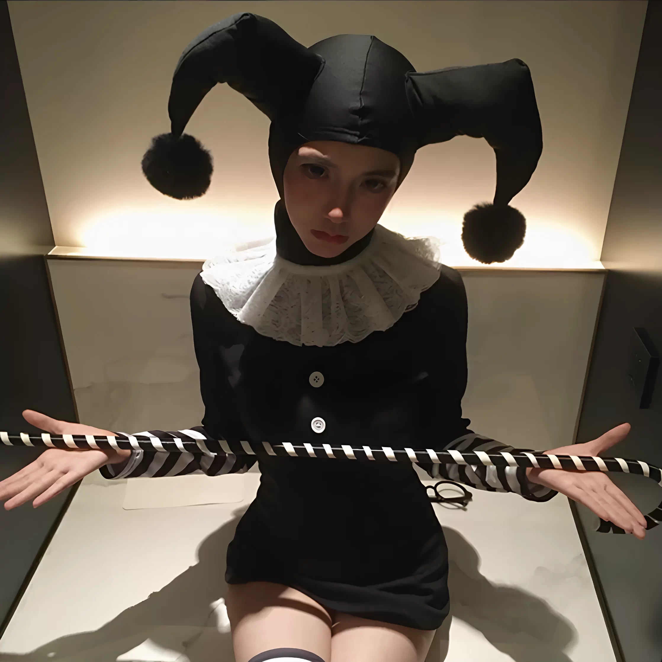万圣节小丑造型穿搭服装双角毛球