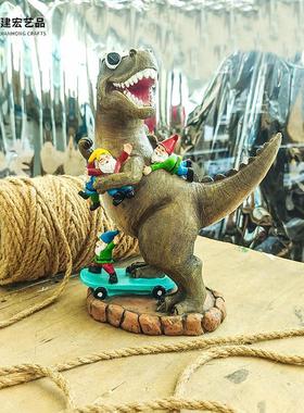 跨境新品花园园林户外恐龙抓甘道夫草坪饰品庭院园艺树脂工艺摆件