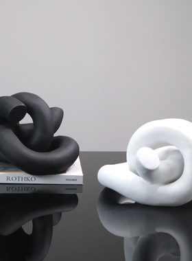 简约现代黑白树脂创意缠绕摆件