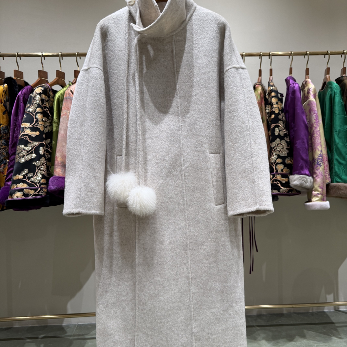 云朵色高级感毛呢外套羊毛外套(配狐狸毛球)（含100羊毛）CDD1