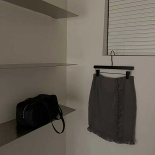 云朵家26年夏上新温柔灰调木耳边设计感显瘦半身裙YS1 P87