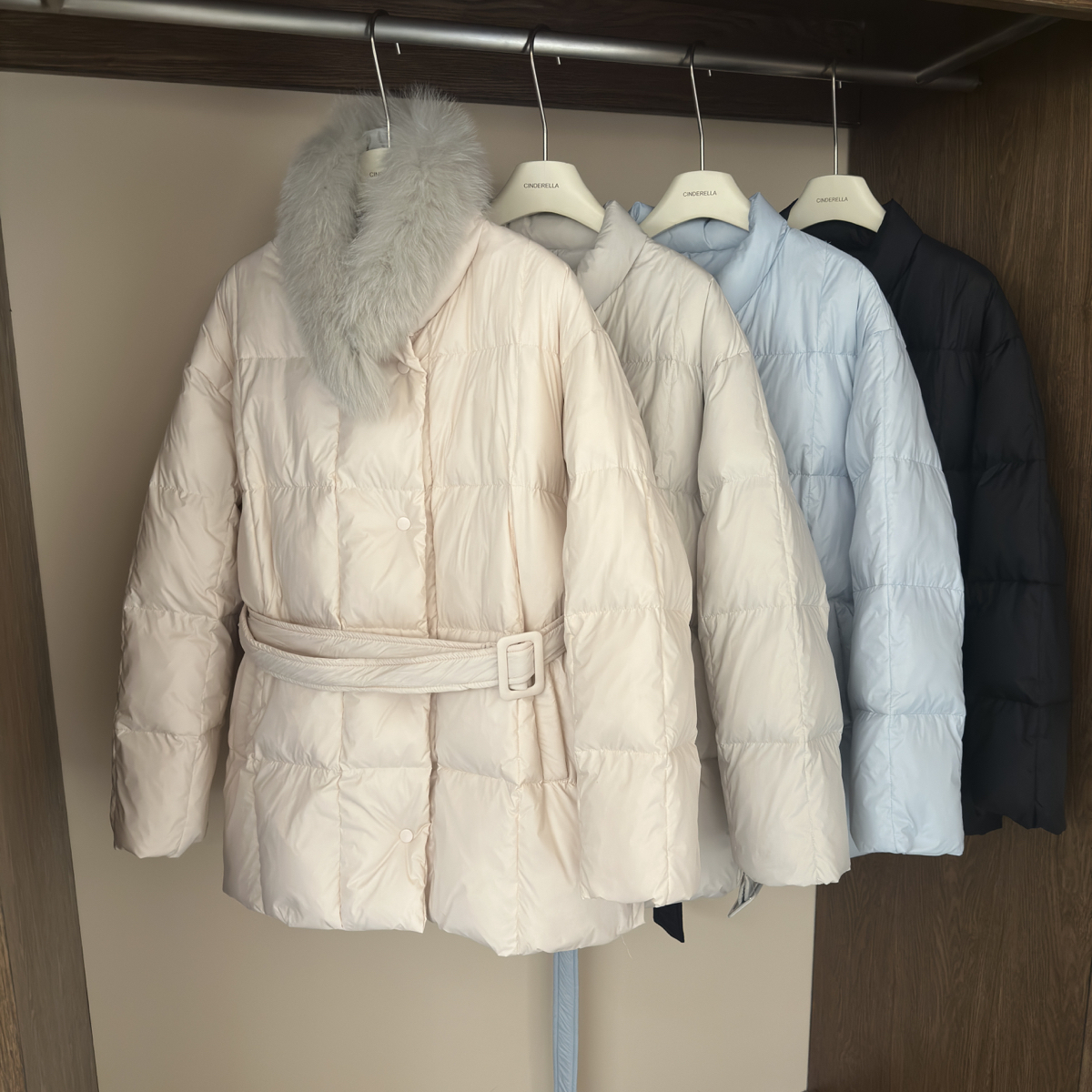 云朵暖羽绒服外套(配可拆卸真狐狸毛毛领,腰带)8866