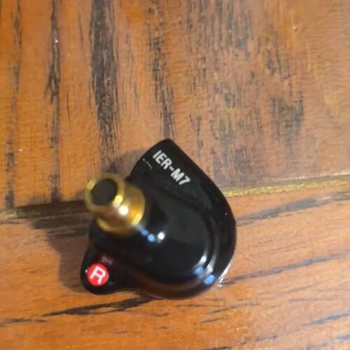 可维修索尼耳机 IER-M7 单出IER-M7的右单元，没有掉漆至询价