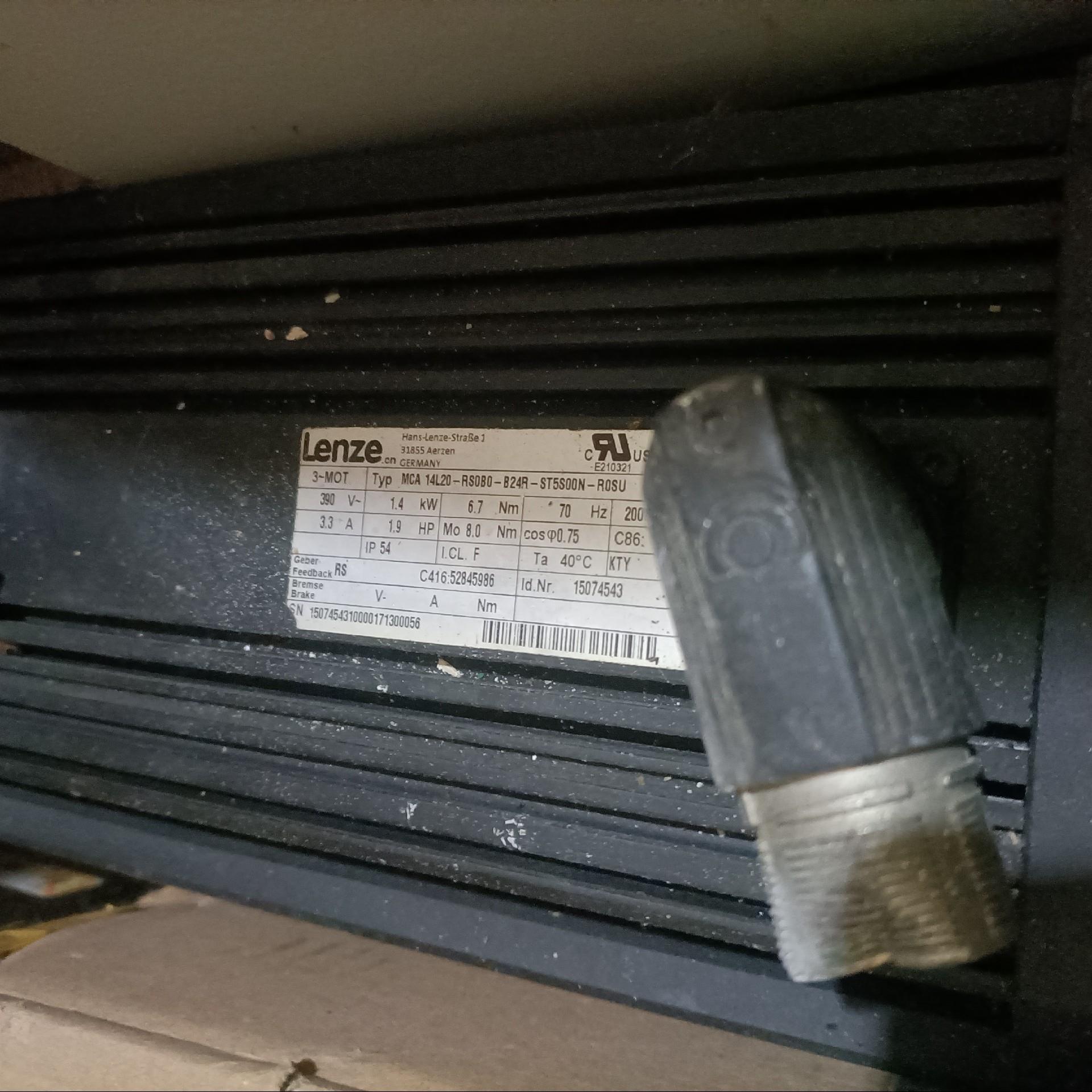 （设备配件）B24R-伦茨MCA14L20RS0B0LENZE伺服电机-