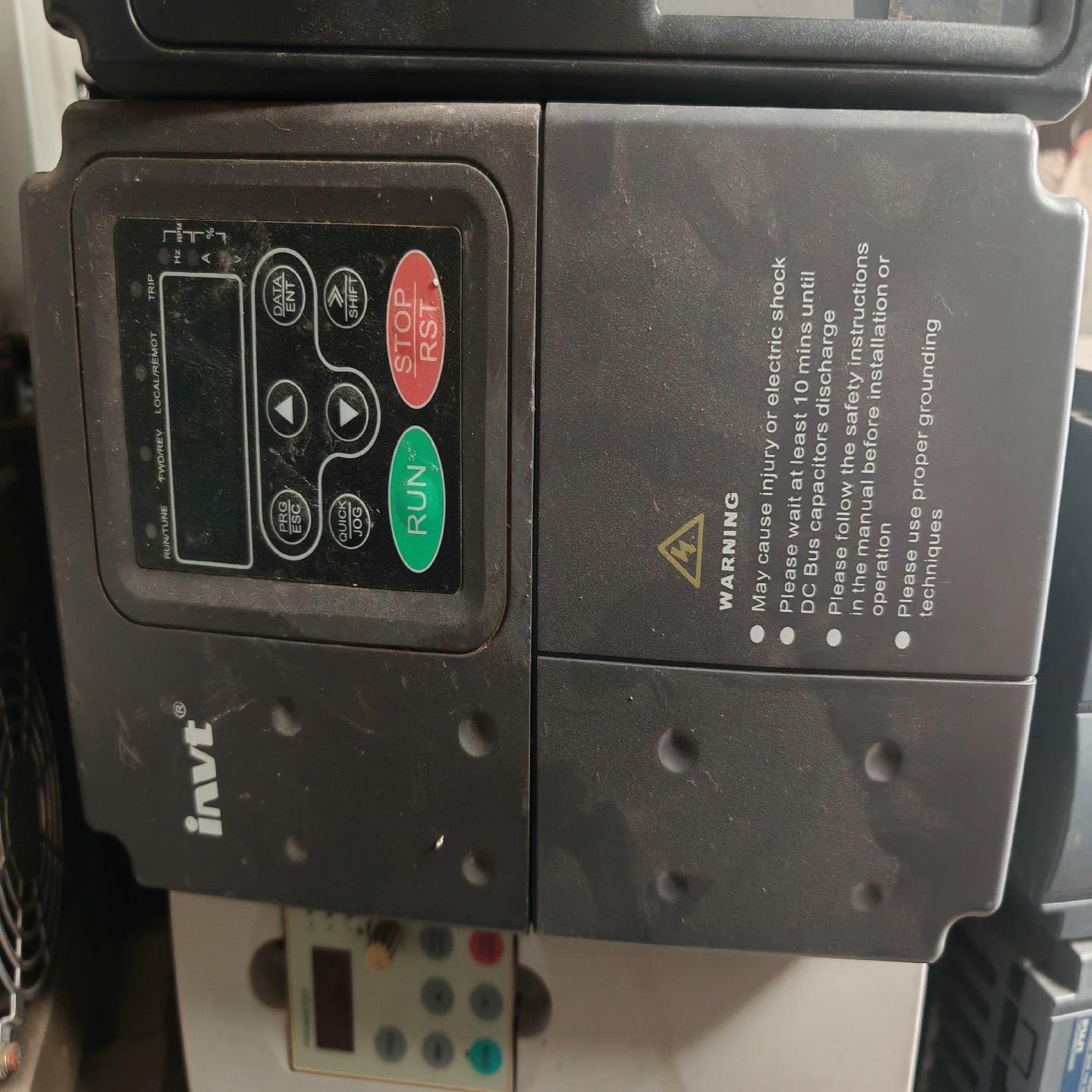 英威腾CHF100-004G/5RSP.功率4kw，用到联系