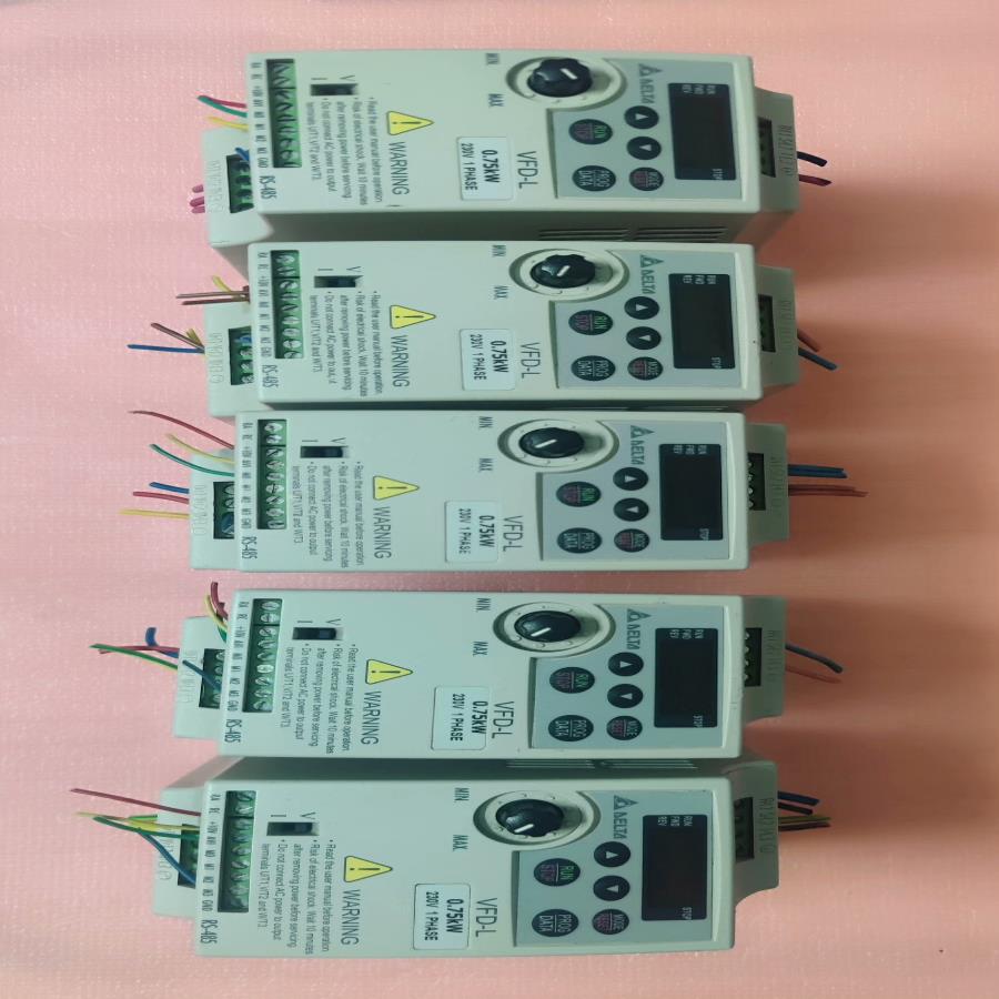 (设备配件)台达  VFD007L21A   拆机货!成色如图!功能包好