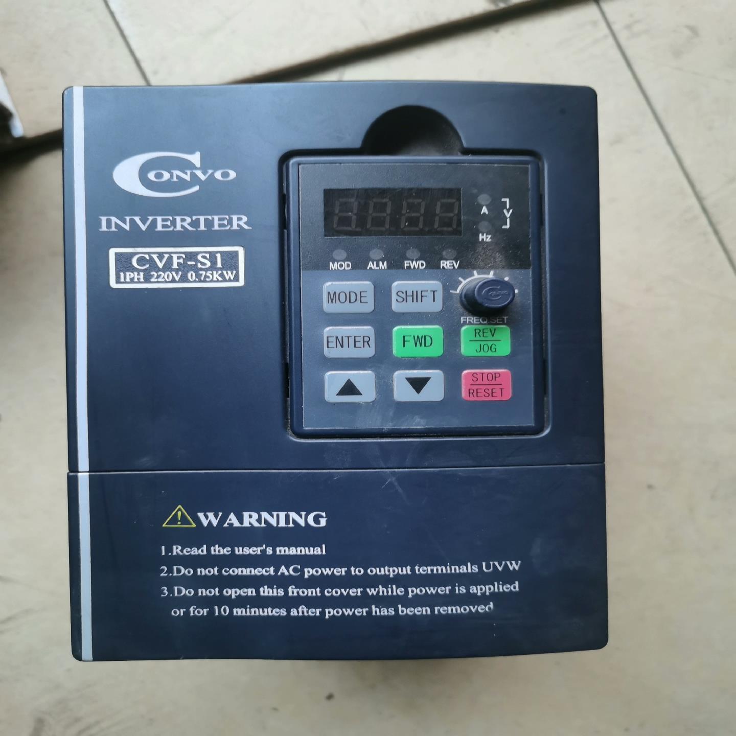 康沃变频器CVF-S1，0.75KW，功能正常，成色如图，运