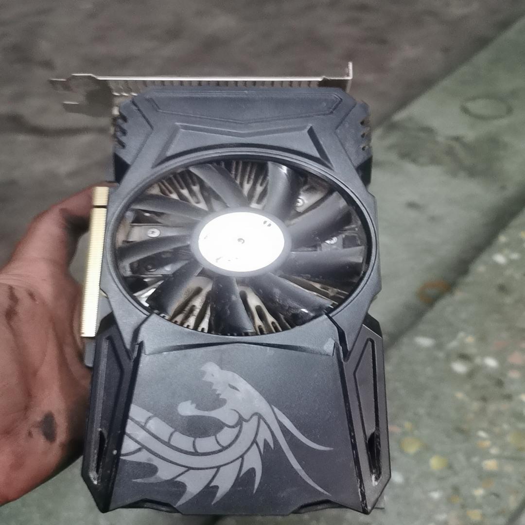 {雅致机械商行}迪兰RX560D 4G 显卡正常使用无任何问题接口齐全实