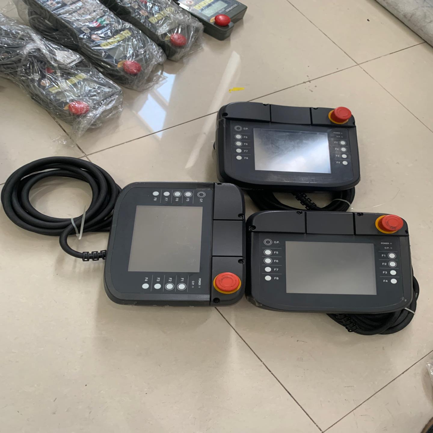 KEYENCE基恩士触摸屏VT3-Q5H人机界面操作屏手操器