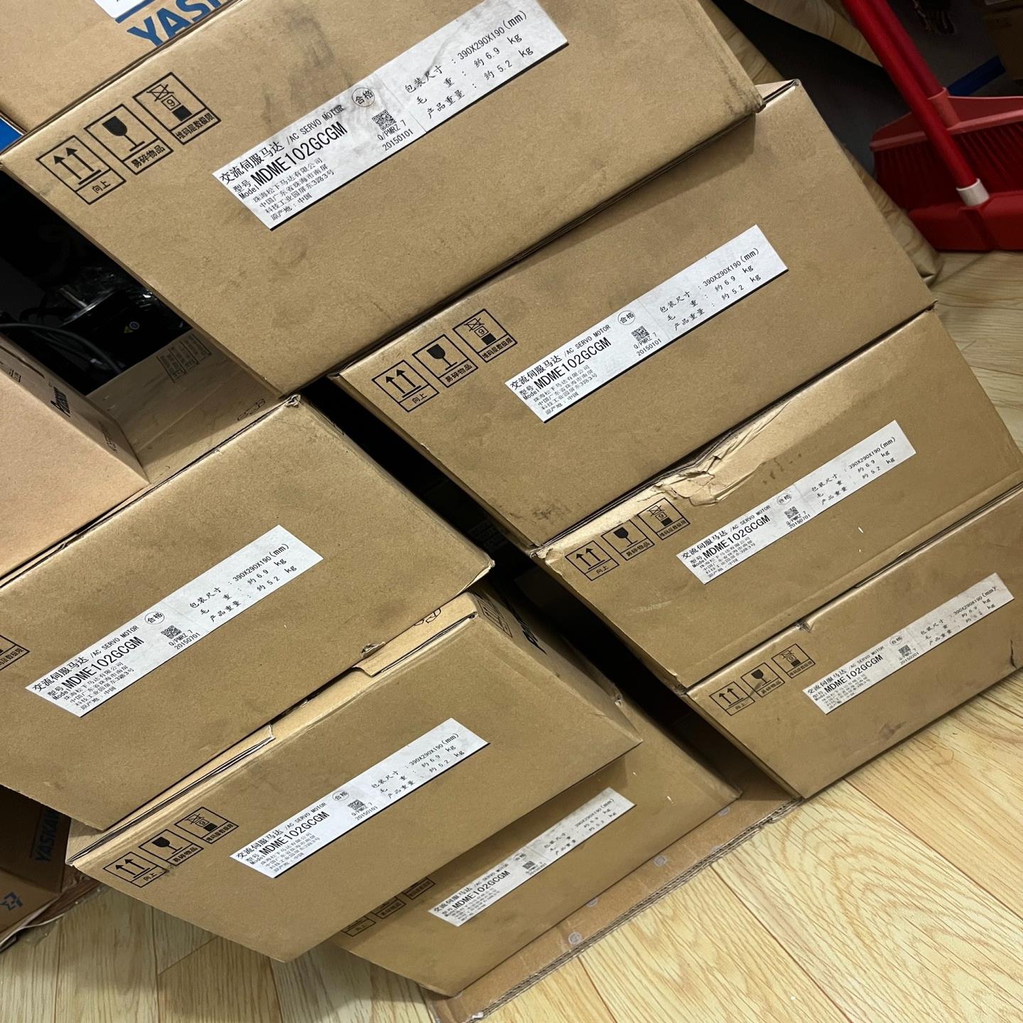 全新伺服电机MDME102GCGM，余料，未安装使用