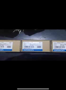 原装温控器E5CZ-C2ML 3个