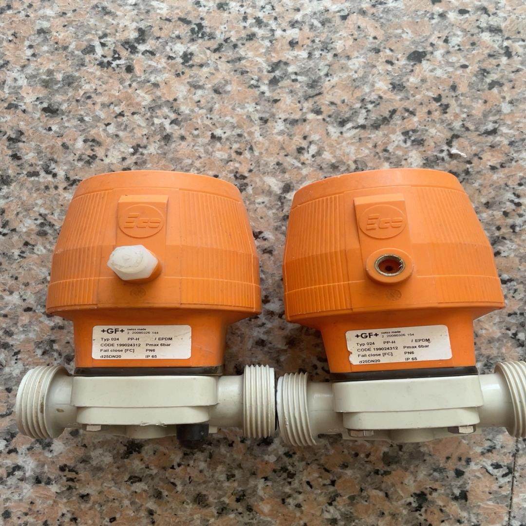 GF气动隔膜阀d25DN20如图2个件便宜出120，