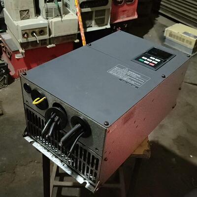 {莱茵电子商行}众辰30KW拆机变频器九成新z2400T-30GY