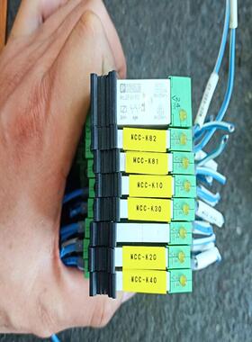 菲尼克斯薄型继电器PLC-BSC-24DC/21，7个PLC