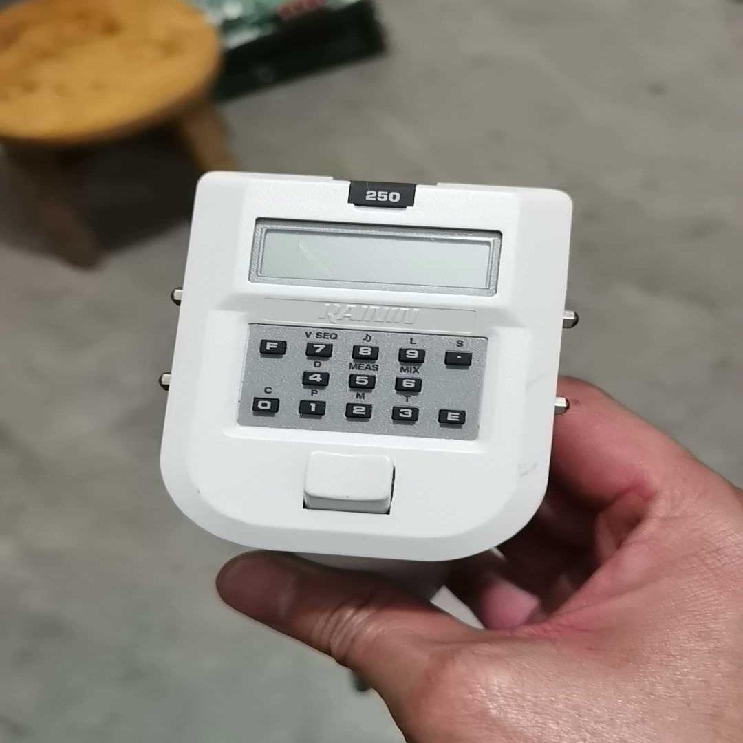 议价~瑞宁移液器250成色不错功能无任何问题单机无配件