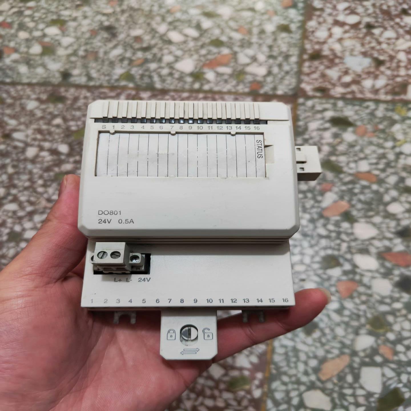 DO801模块 DO801  二个  DI801，