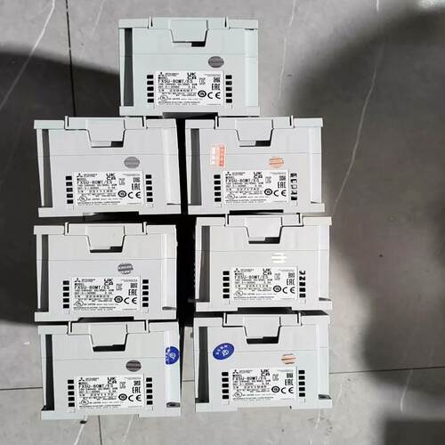 议~FX5U-80MT/ES，22年后产品，几乎全新。现货10台