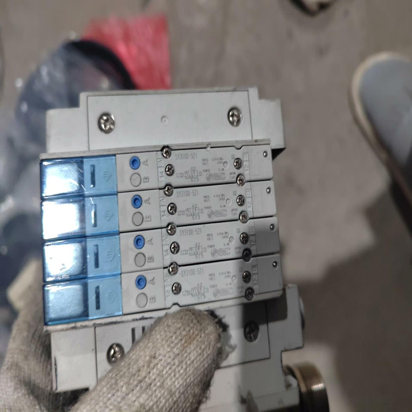 SMC电磁阀  SY3100-5Z1，实拍一套