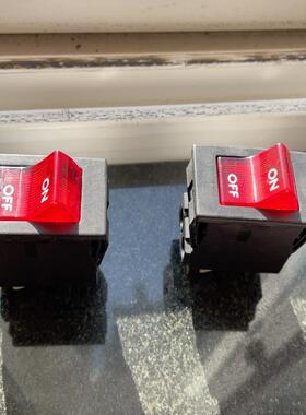 WEBER船行小型开关断路器A323HJ25C0，2.5Ａ，