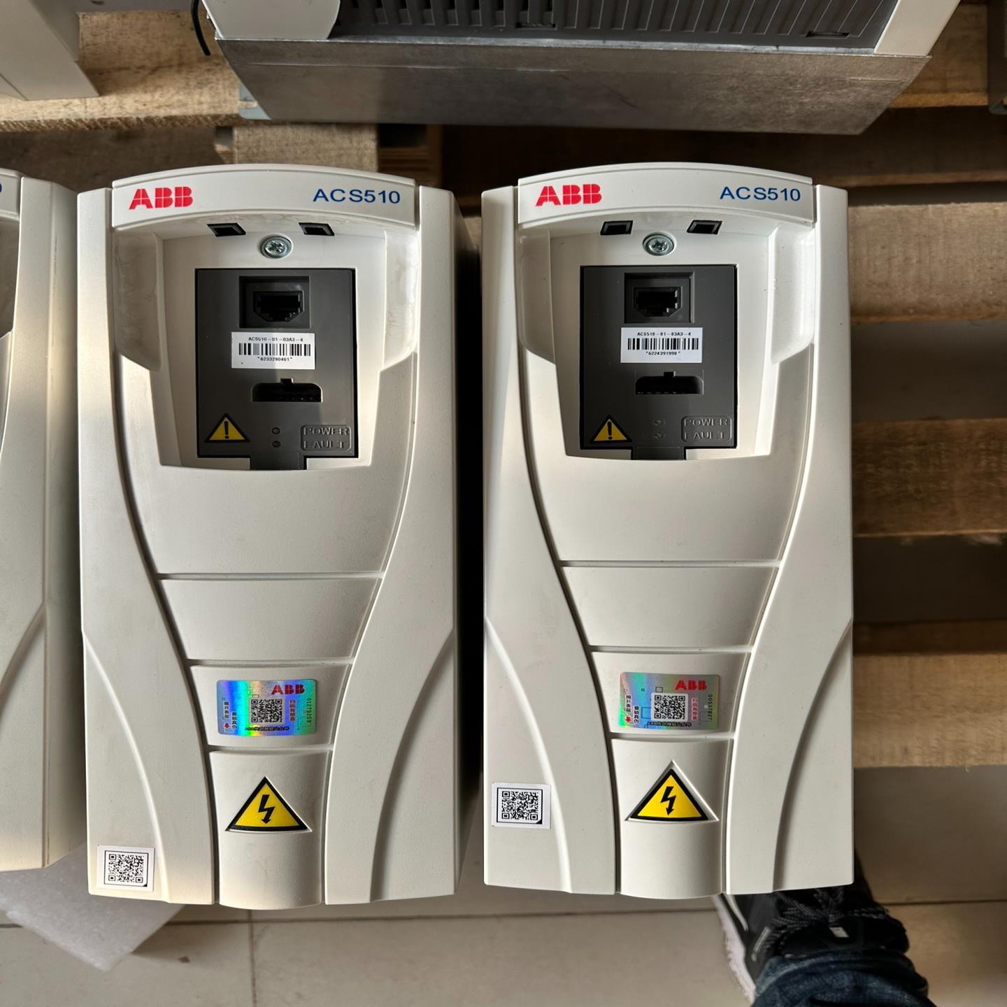 变频器ACS510-01-03A3-4 1.1kw 2