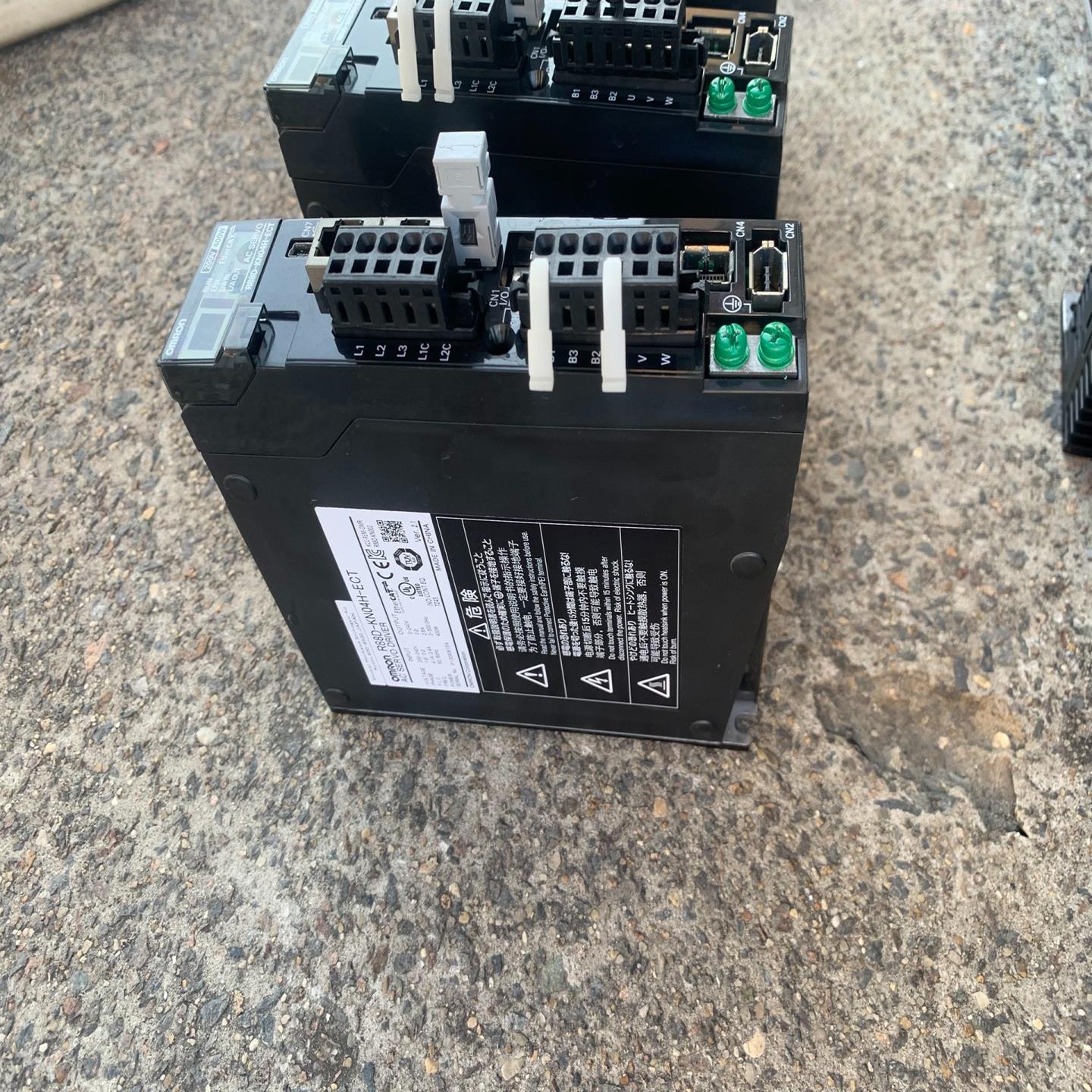 议~R88D-KN04H-ECT单位拆机件，成色很好几乎全新