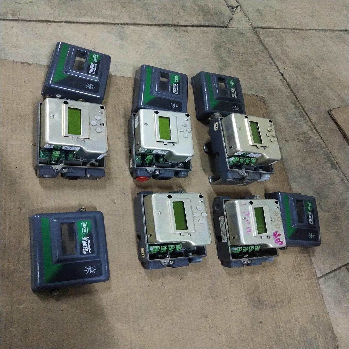 （设备配件）费希尔定位器DVC2000一起5个打包处理实物图