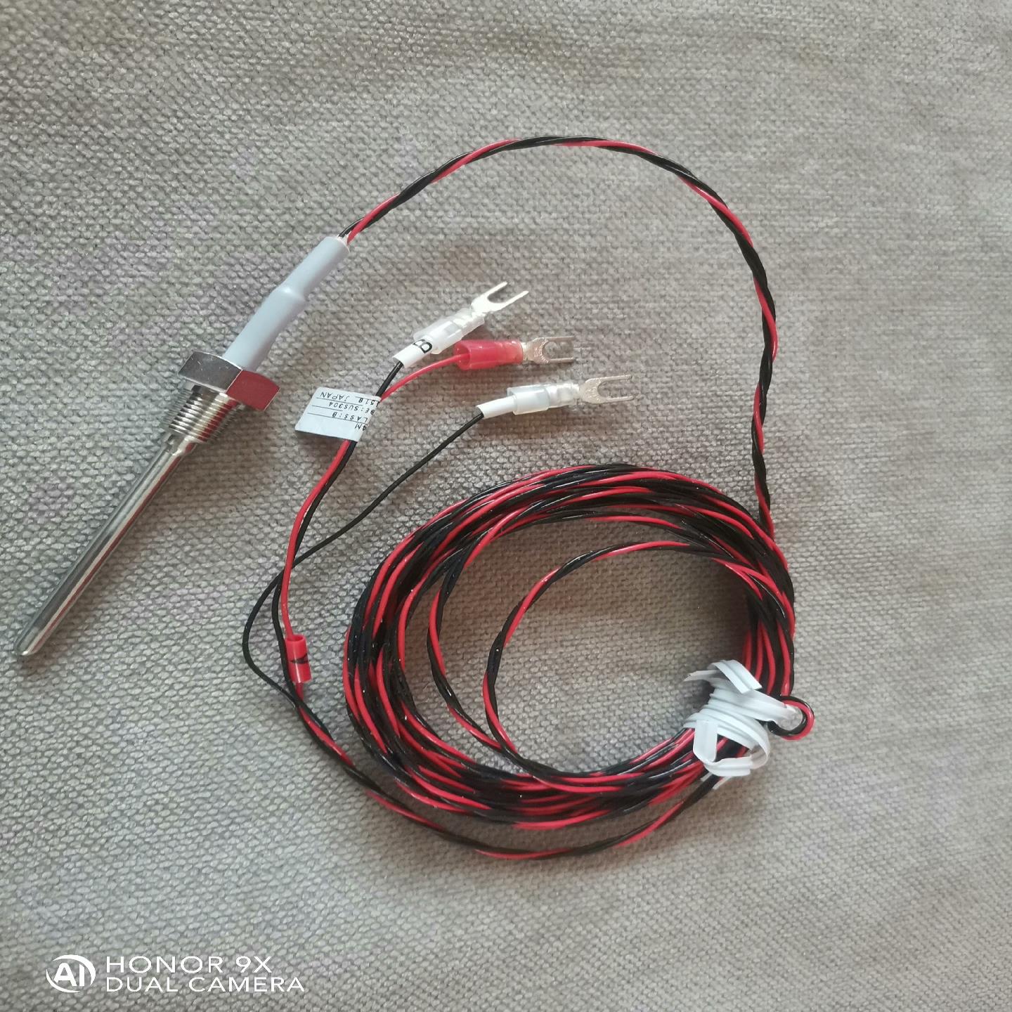 正品温度 热电偶E52-P6DY 4M温度转感器原装，