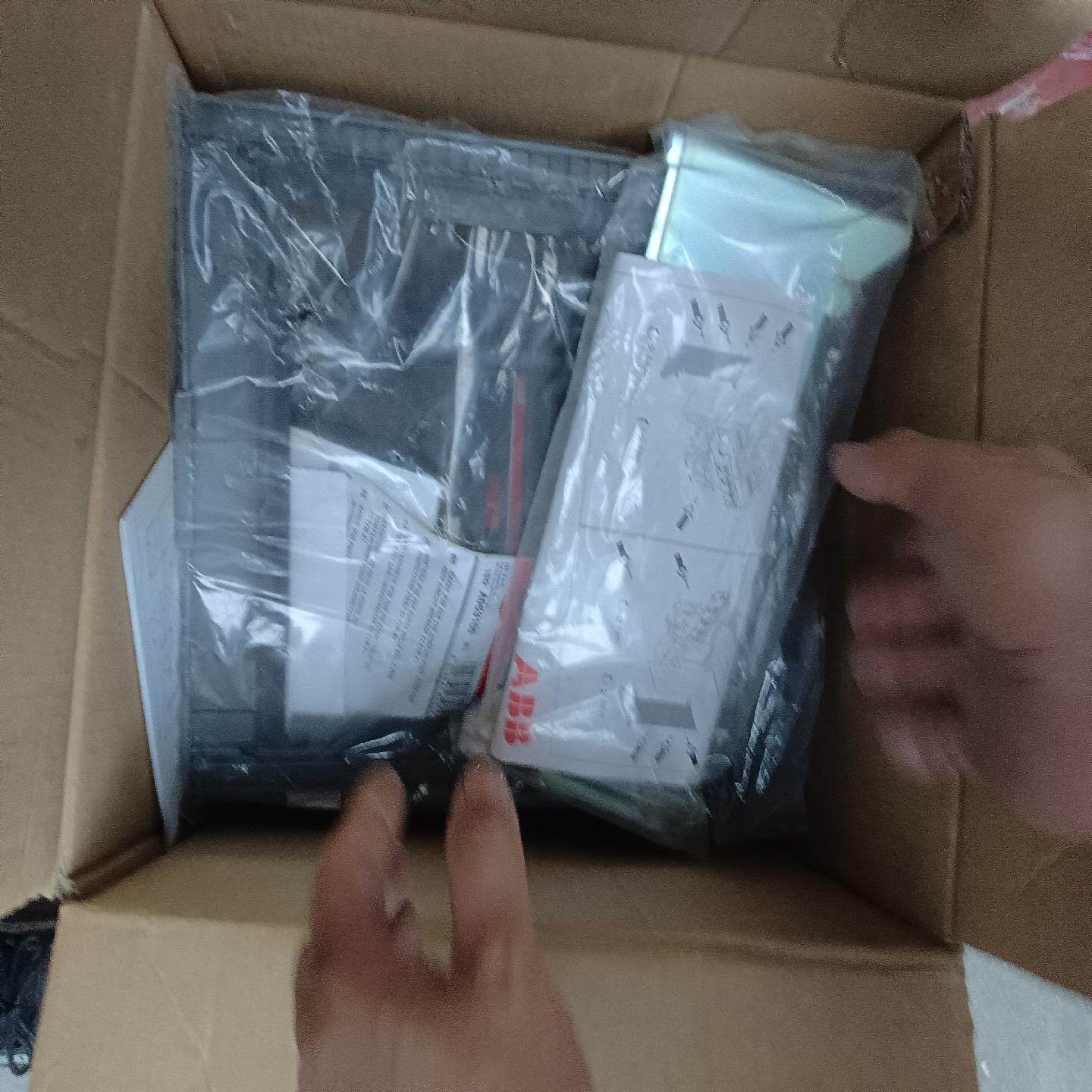 ABB塑壳断路器T7H800 PR231/P LS/I R8