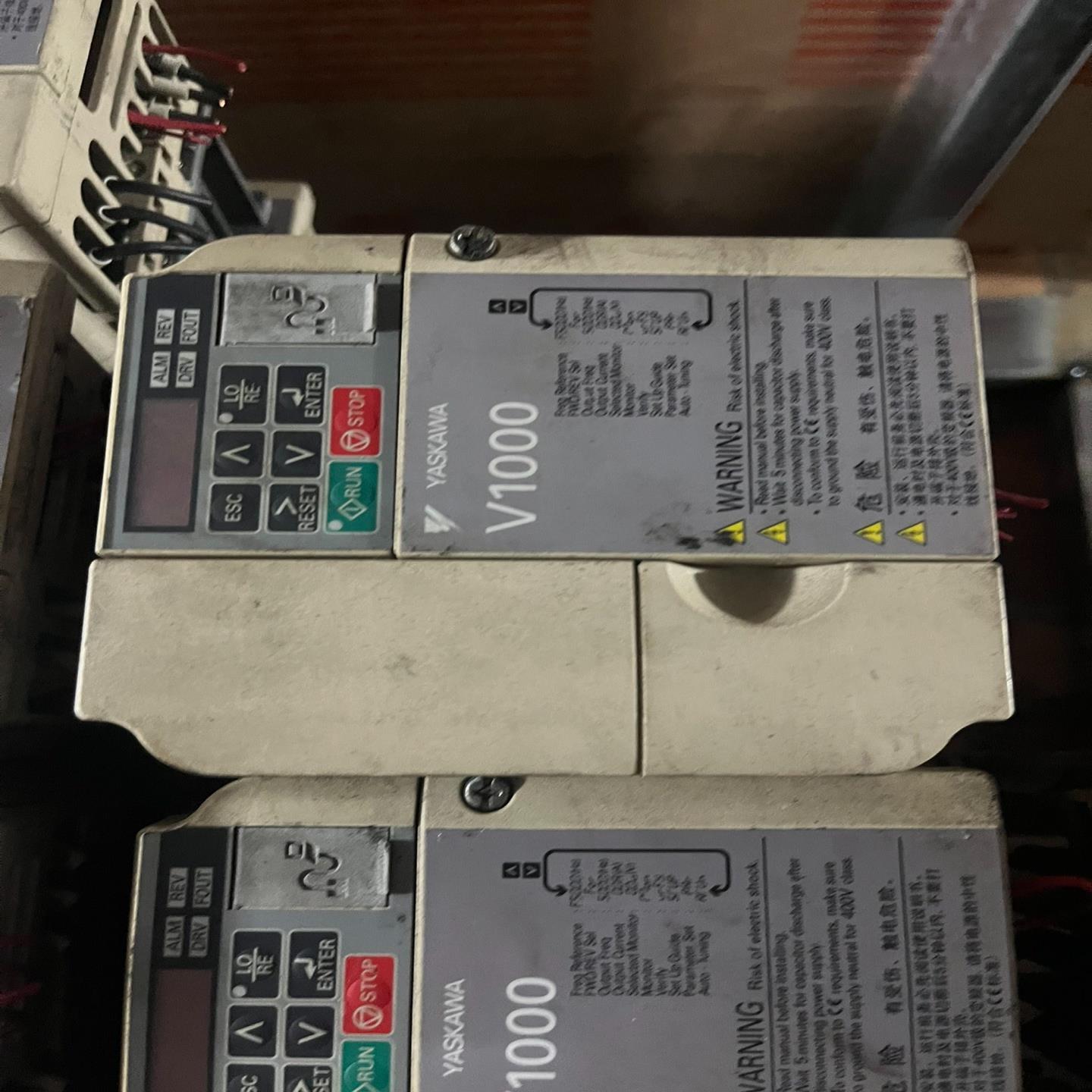 安川变频器v1000 2.2kw/3kw CIMR-VB