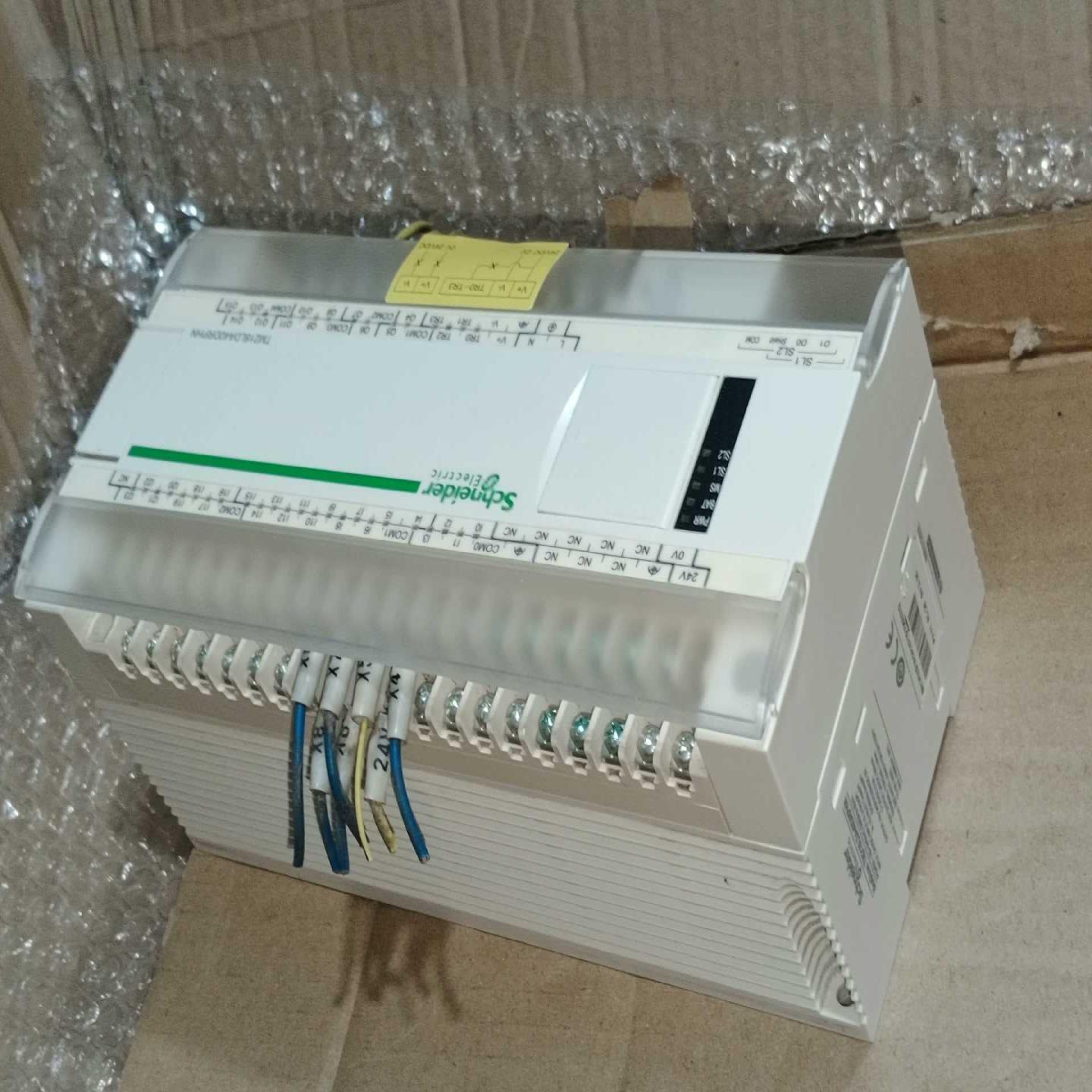 议~TM218LDA40DRPHN，pLc一个，成色9成以