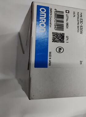 出OMRON品牌的E3C-S30W光学传感器白色外壳型号
