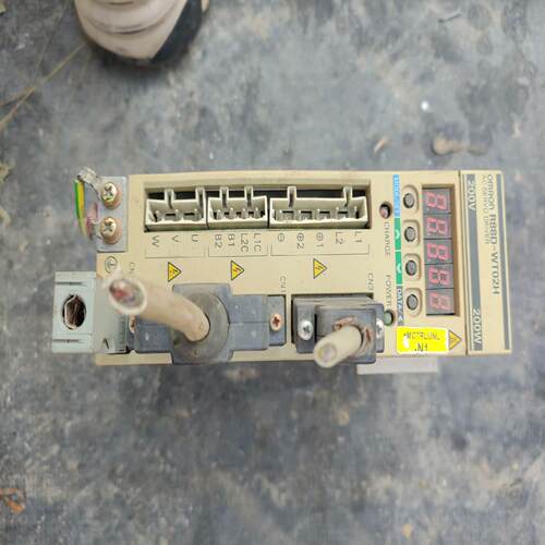 R88D-WT02H驱动器，图片为，剪线